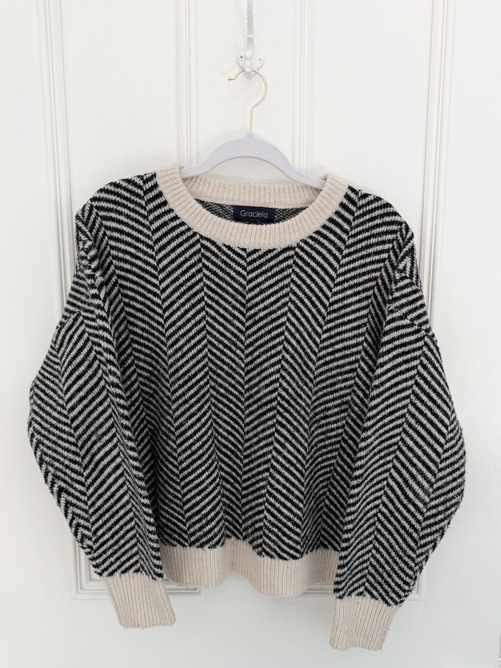 Black & Cream Herringbone Knit Sweater – One Size – Oversized - Picture 3 of 7